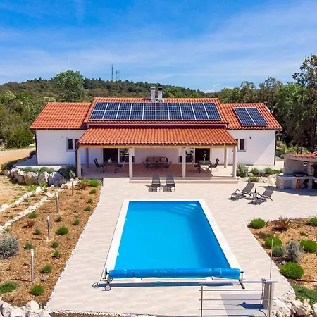 Casa vacanze Gorgeous In With Kitchen Kampor