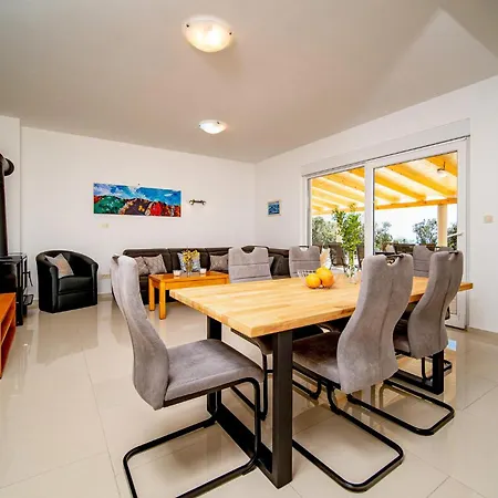 Gorgeous In With Kitchen * Kampor