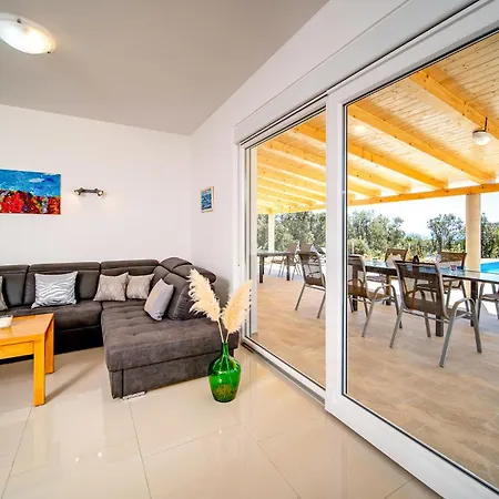 Gorgeous In With Kitchen Tatil Evi
