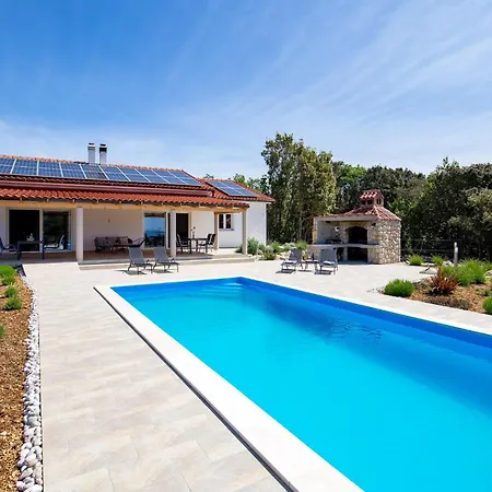 Tatil Evi Gorgeous In With Kitchen