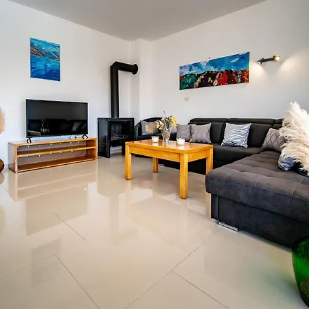 Gorgeous In With Kitchen Feriehus